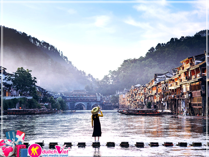 Tour Trung Quốc Trương Gia Giới - Phượng Hoàng Cổ Trấn giá tốt 2025